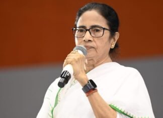 बैठक में बोलीं सीएम ममता, फर्जी वोटरों के दम पर भाजपा ने जीता दिल्ली-महाराष्ट्र का विधानसभा चुनाव, EC के खिलाफ बनाई रणनीति तृणमूल कांग्रेस की मुखिया