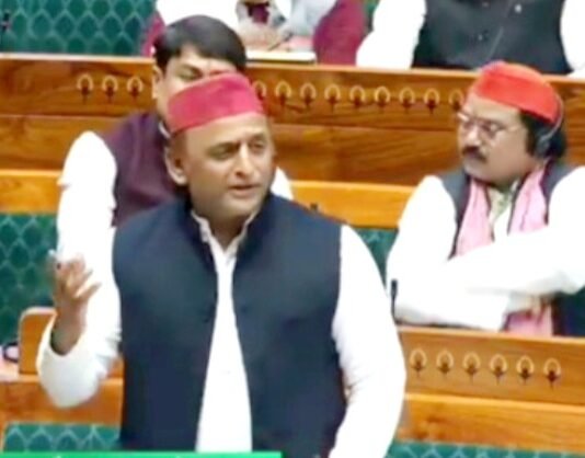 अखिलेश यादव
