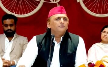 अखिलेश यादव