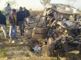 प्रयागराज में बस-बोलेरो की भीषण टक्कर, महाकुंभ आ रहे दस श्रद्धालुओं की मौत, 19 घायल भीषण टक्कर