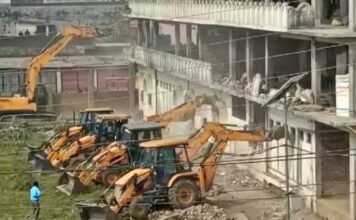 रोक के बाद भी बुलडोजर कार्रवाई से सुप्रीम कोर्ट नाराज, योगी सरकार को भेजा नोटिस बुलडोजर