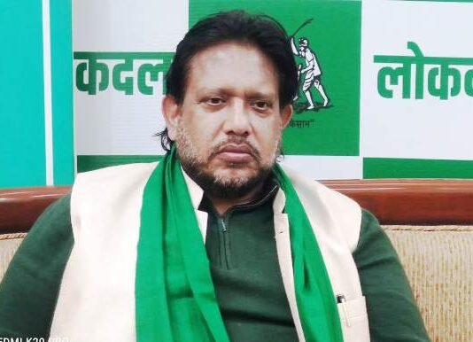 लोकदल का आरोप, फिल्म सिटी के नाम पर किसानों की खेती वाली जमीन बेस कीमत पर कॉर्पोरेट भू-माफियाओं को बेच रही योगी सरकार यूपी में फिल्म सिटी