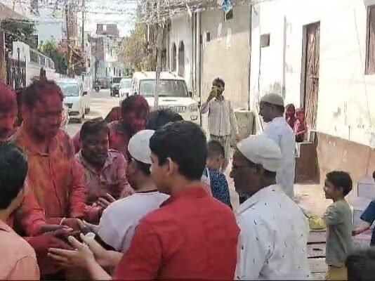 लखनऊ में होली