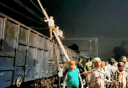 मालगाड़ी की टक्कर