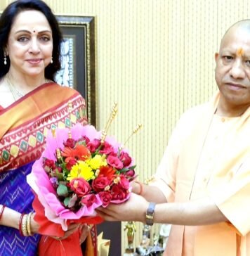 हेमा मालिनी ने की CM योगी से मुलाकात, कानून-व्यवस्था व विकास कार्यों पर की चर्चा हेमा मालिनी