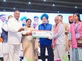 70 साल के बुजुर्गों को राजधानी में मिलेगा दस लाख का फ्री इलाज, दिल्ली सरकार ने किया ऐलान आयुष्मान योजना