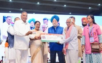 70 साल के बुजुर्गों को राजधानी में मिलेगा दस लाख का फ्री इलाज, दिल्ली सरकार ने किया ऐलान आयुष्मान योजना