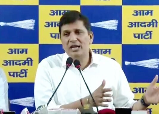 फीस वृद्धि