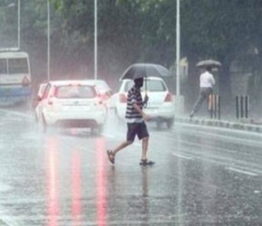UP में मानसून ने पकड़ी रफ्तार, लखनऊ में बरसे बादल, 19 जनपदों में ऑरेंज व 43 जिलों में यलो अलर्ट जारी मौसम विभाग