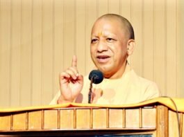 CM योगी ने कहा, “सिर्फ अच्छे अंकों तक शिक्षा न रहे सीमित, नैतिक मूल्यों से चाहिए जोड़ना” शिक्षा और शिक्षकों की भूमिका