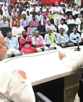 अखिलेश यादव