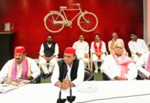 अखिलेश यादव