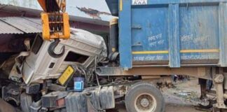 डंपर ने मारी टक्कर