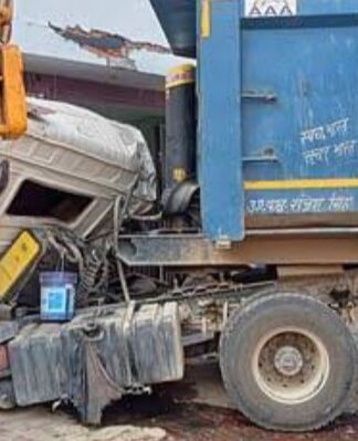 डंपर ने मारी टक्कर