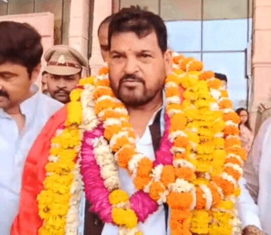 अयोध्या पहुंचे पूर्व सांसद बृजभूषण ने कहा, “मैं हनुमान जी का भक्त, विरोध करने वालों को दंड देंगे भगवान” बृजभूषण शरण