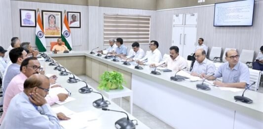 आवास-शहरी नियोजन विभाग की समीक्षा बैठक कर CM योगी ने दिए निर्देश, दो साल में पूरा करें विश्वस्तरीय कन्वेंशन सेंटर, JPNIC को लेकर भी कही ये बात