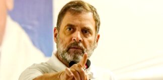 अखबारों पर ताले