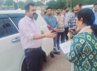 वीसी का आदेश भी दरकिनार कर इंजीनियर-जोनल अफसर लखनऊ में करा रहें अवैध प्लाटिंग-निर्माण, उपाध्यक्ष ने खुद पकड़ा, लगाई जमकर फटकार अवैध निर्माण की ठेकेदारी