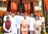 श्रद्धांजलि अर्पित