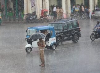 मौसम हुआ सुहावना