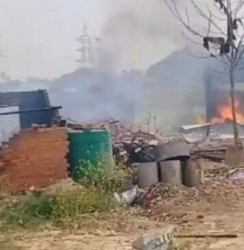 पटाखा फैक्ट्री
