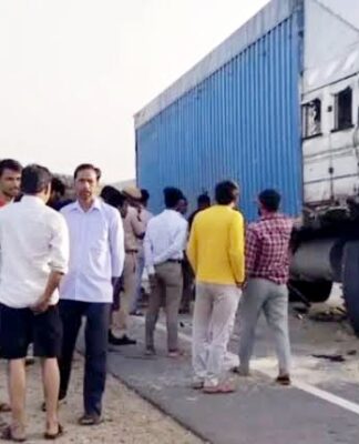 भीषण सड़क हादसा
