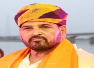 मुख्यमंत्री के बयान पर बृजभूषण ने कहा, राहुल गांधी अगर प्रधानमंत्री बन गए तो देश को बेच डालेंगे बृजभूषण शरण