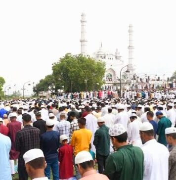 लखनऊ में अदा की गई बकरीद की नमाज, मांगी गई मुल्क के अमन-चैन व तरक्की की दुआ ईद-उल-अजहा