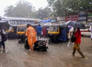 भारी बारिश