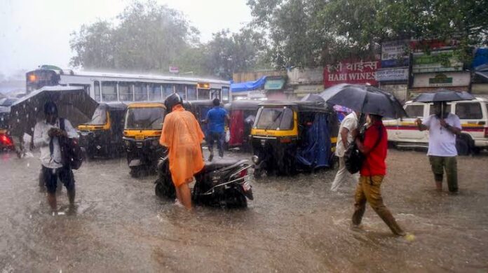 भारी बारिश