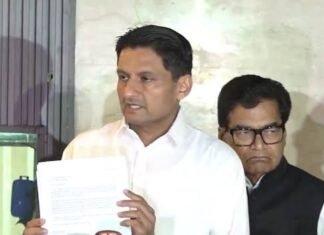 इंडिया गठबंधन की बैठक; 16 राजनीतिक दलों ने PM मोदी को लेटर लिख की संसद का विशेष सत्र बुलाने की मांग इंडिया गठबंधन