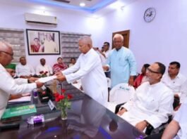 RJD राष्ट्रीय अध्यक्ष के लिए लालू यादव ने किया नामांकन, तेजस्वी ने कहा, ये हमारी विचारधारा का प्रतीक लालू यादव