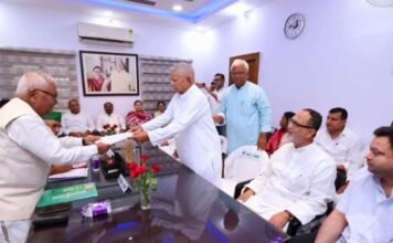RJD राष्ट्रीय अध्यक्ष के लिए लालू यादव ने किया नामांकन, तेजस्वी ने कहा, ये हमारी विचारधारा का प्रतीक लालू यादव