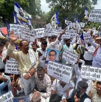 स्वामी प्रसाद मौर्या का योगी पर निशाना, आजादी के बाद पहले मुख्यमंत्री हैं जो स्कूल नहीं चला पा रहें, मर्जर के खिलाफ करेंगे आंदोलन अपनी जनता पार्टी