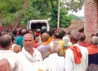 बाबा धाम जलाभिषेक करने जा रहे श्रद्धालुओं की पिकअप को ट्रेलर ने मारी टक्कर, चार की माैत, 21 घायल पिकअप को टक्कर