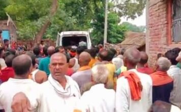 बाबा धाम जलाभिषेक करने जा रहे श्रद्धालुओं की पिकअप को ट्रेलर ने मारी टक्कर, चार की माैत, 21 घायल पिकअप को टक्कर