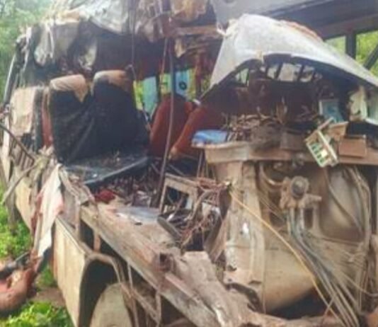 अब देवघर में ट्रक से भिड़ी स्लीपर बस, 18 कांवड़ियों की दर्दनाक मौत, 20 घायल कांवड़िये
