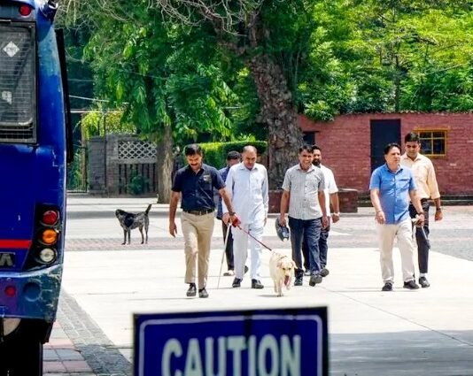 स्कूलों को लगातार मिल रही बम से उड़ाने की धमकी पर केजरीवाल ने कहा, दिल्ली में जंगलराज बनाने पर तुली भाजपा बम की धमकी