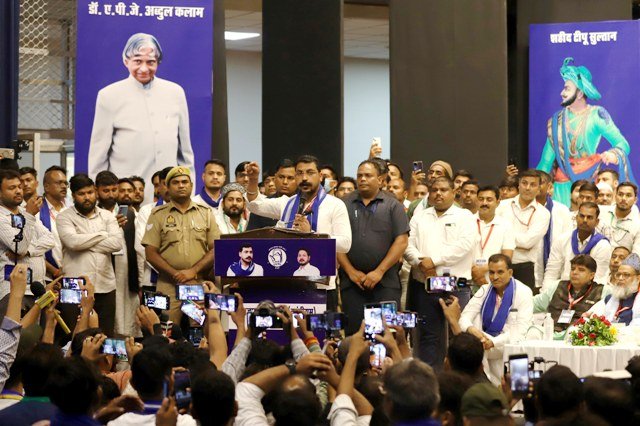 चंद्रशेखर आजाद चंद्रशेखर आजाद