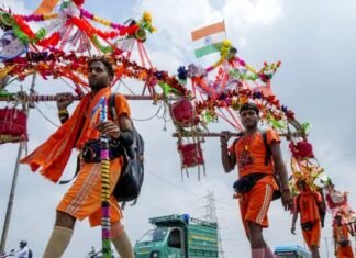 कावड़ यात्रा के लिए जारी हुए सख्त आदेश, लाठी, हॉकी व त्रिशूल पर लगा बैन कावड़ यात्रा