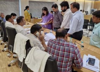 जिंदगी की कमाई लगा महिला ने खरीदा LDA का फ्लैट निकला घटिया, 19 साल से प्लॉट पर कब्जे के लिए भटक रहा आवंटी, लगाई जनता अदालत में गुहार जनता अदालत