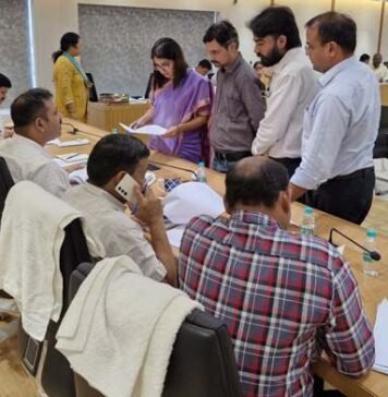 जिंदगी की कमाई लगा महिला ने खरीदा LDA का फ्लैट निकला घटिया, 19 साल से प्लॉट पर कब्जे के लिए भटक रहा आवंटी, लगाई जनता अदालत में गुहार जनता अदालत