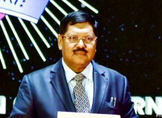 CJI की छात्रों को सलाह, छात्रवृत्ति पर विदेश जाकर पढ़ाई करें, न कि परिवार की आर्थिक स्थिति पर डालें दबाव सीजेआइ