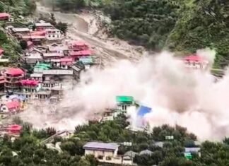 उत्तराखंड में बादल फटने से मची तबाही, चार की मौत, 25 होटल-घर तबाह, करीब 50 लापता उत्तरकाशी