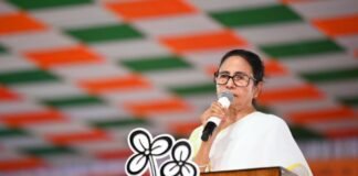 ममता बनर्जी का भाजपा व चुनाव आयोग पर निशाना, “जब तक जिंदा हूं, लोगों का मताधिकार किसी को नहीं दूंगी छीनने” ममता बनर्जी