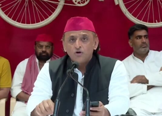 पूजा पाल के आरोप पर अखिलेश का पलटवार, ‘हम लोग जेल चले जाएंगे, मार देंगे भाजपा वाले’ अखिलेश यादव