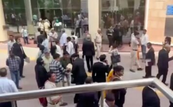 बम की धमकी