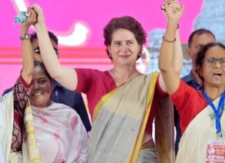 बिहार की महिलाओं को प्रियंका गांधी का मैसेज, ‘पूरे समाज का बोझ उठाती हैं अपनी शक्ति पहचानिए’ अपनी शक्ति पहचानिए