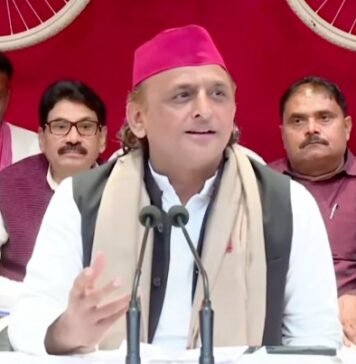 अखिलेश यादव