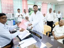 राघोपुर से नामांकन कर तेजस्वी यादव ने कहा, “हम सिर्फ सरकार नहीं, बिहार बनाना भी है चाहते” तेजस्वी यादव